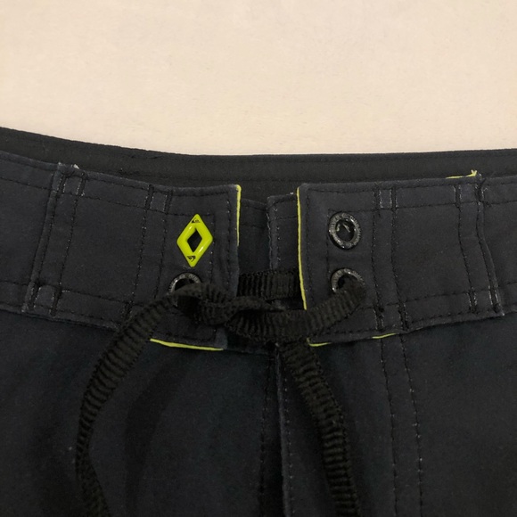 Quiksilver Surf Skate Black Neon Green White Swim Trunks Board Shorts Mens 29 - Picture 4 of 9